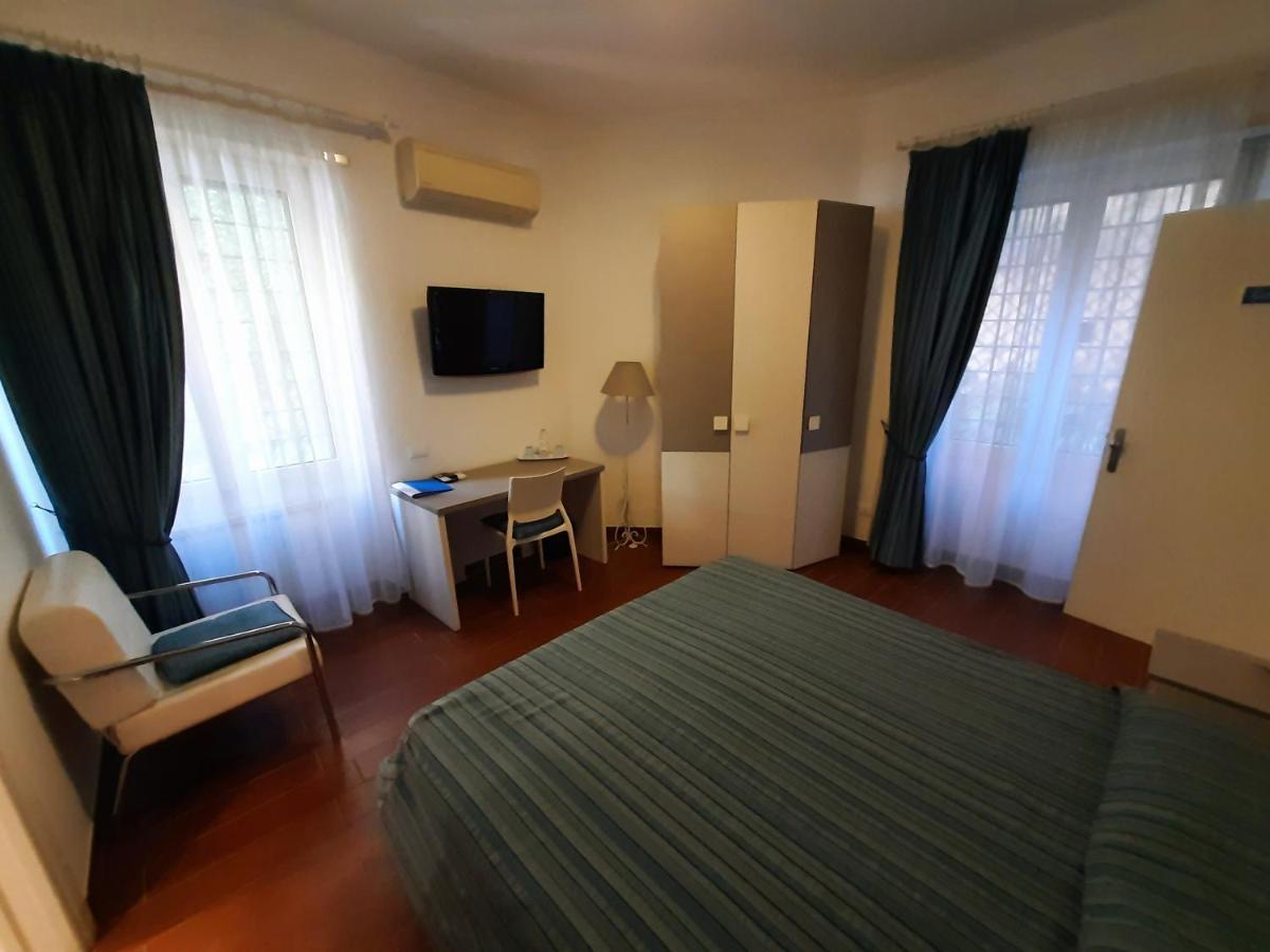 B&B Five Рим Екстер'єр фото